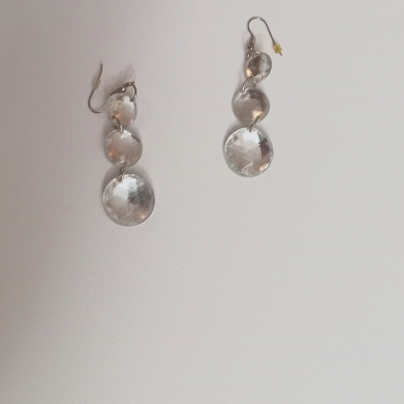 None Jewelry - Graduated faceted mirror earrings